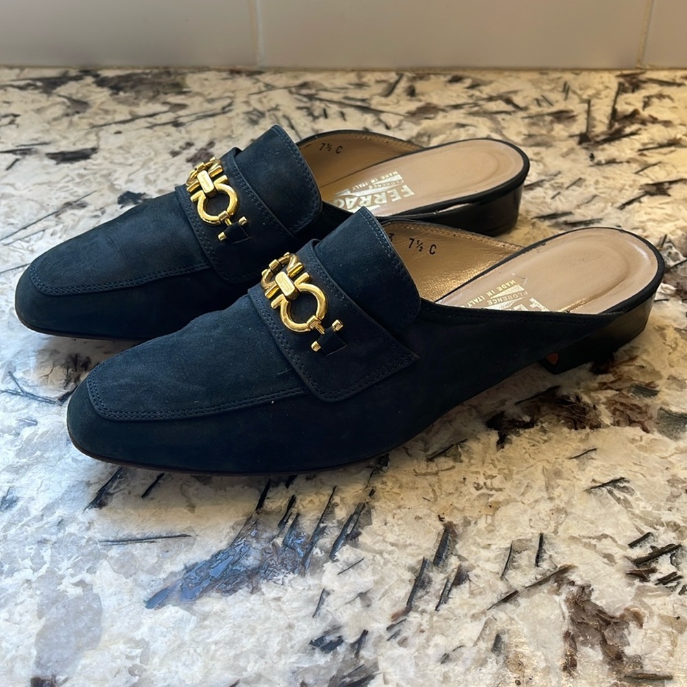 👠FERRAGAMO Vintage Gancini Mules 7.5